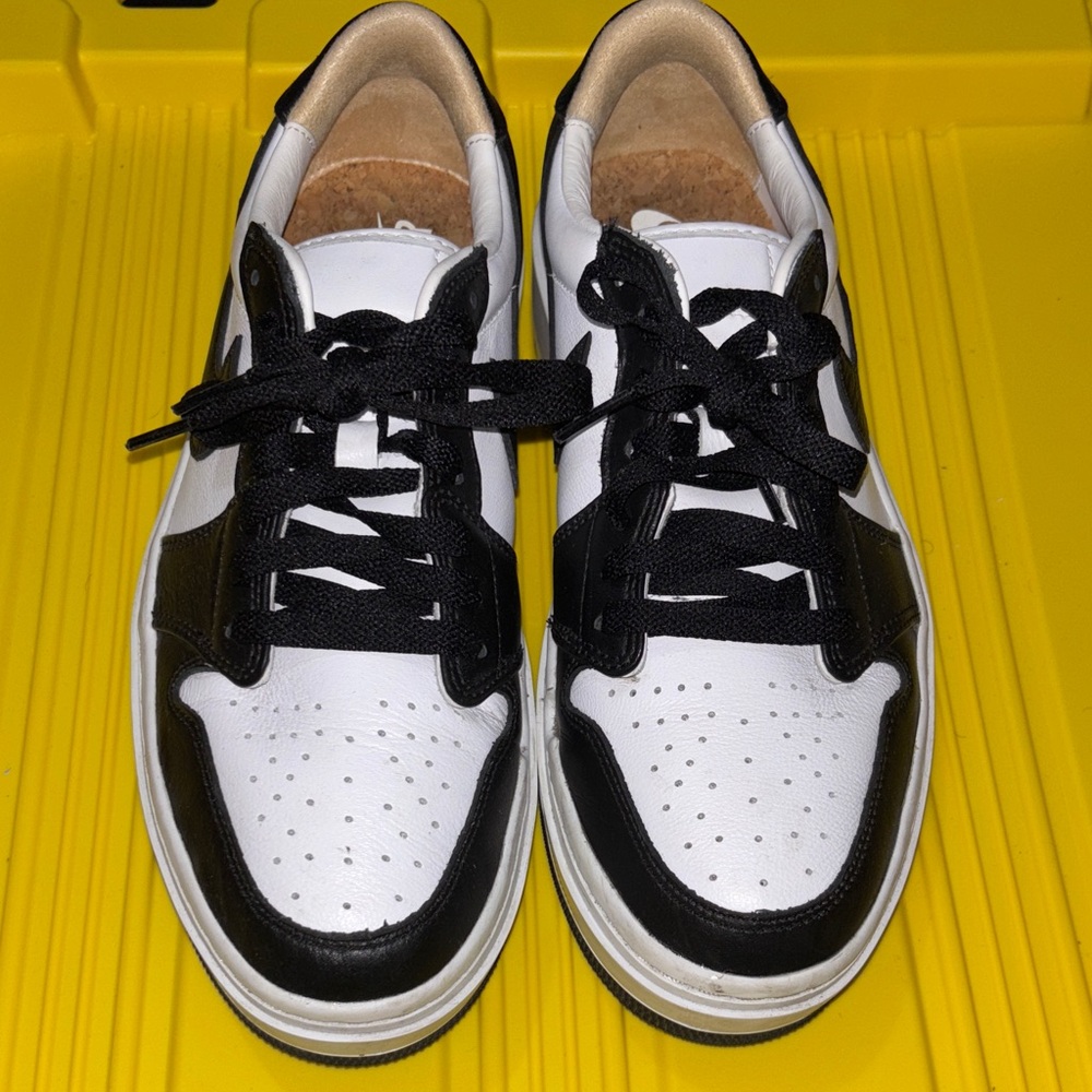 Nike Women's Sneakers Black and White